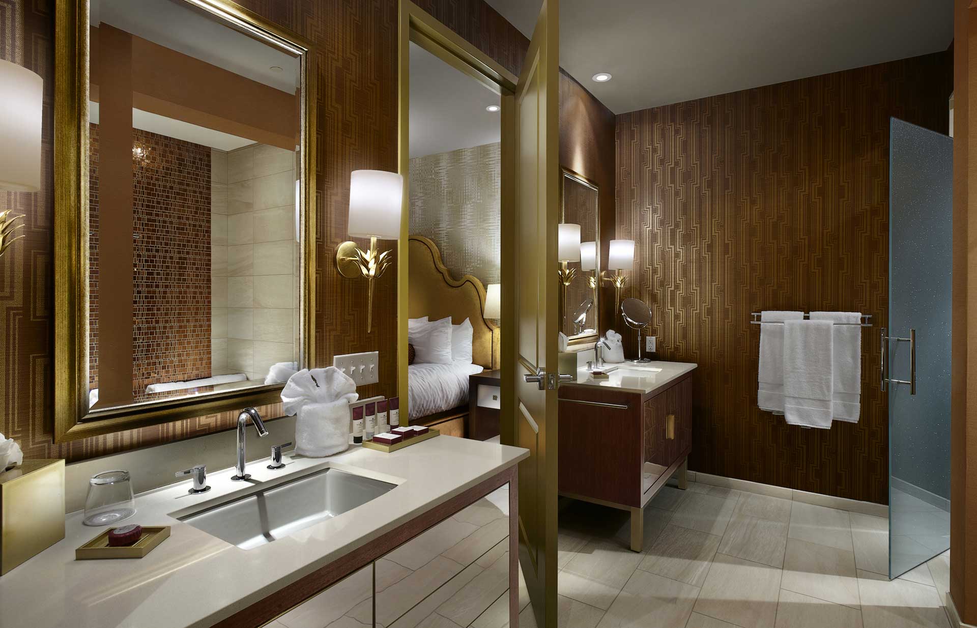 The Guest House at Graceland - Vernon & Gladys’ Suites Bathroom