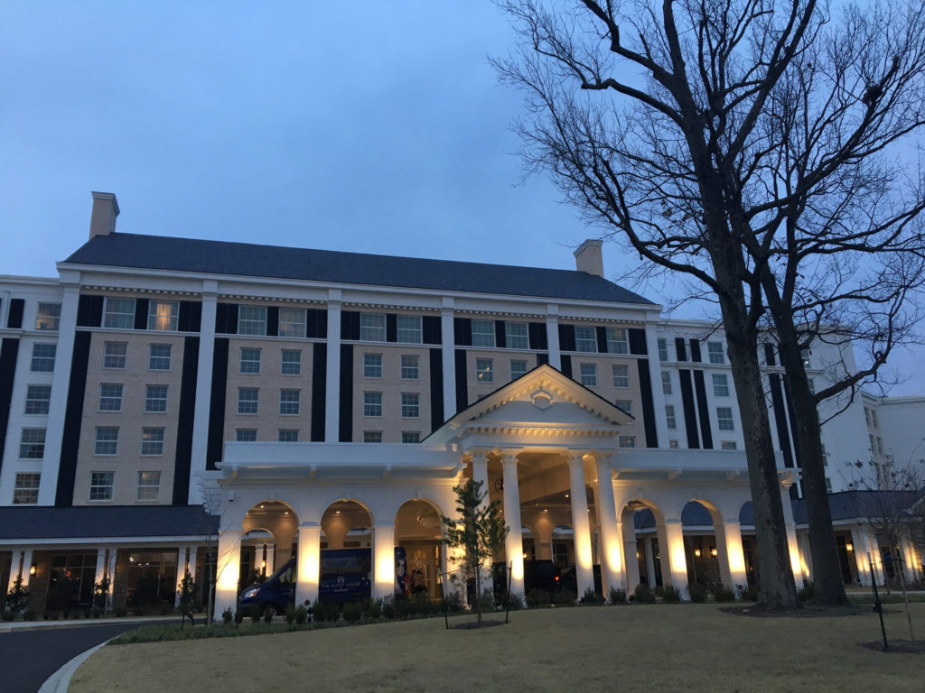 memphis-staycation-at-the-guest-house-at-graceland-1