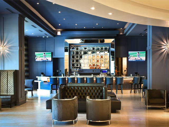 Guest-House-at-Graceland-Hotel-Lobby-Bar
